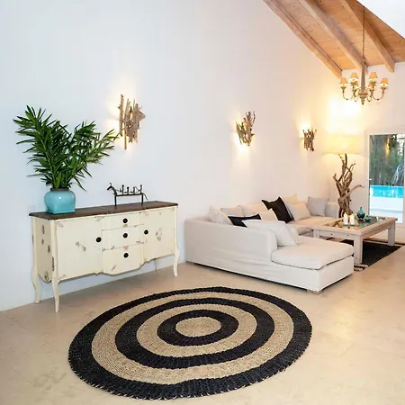Zen Beachfront Villa Mólos