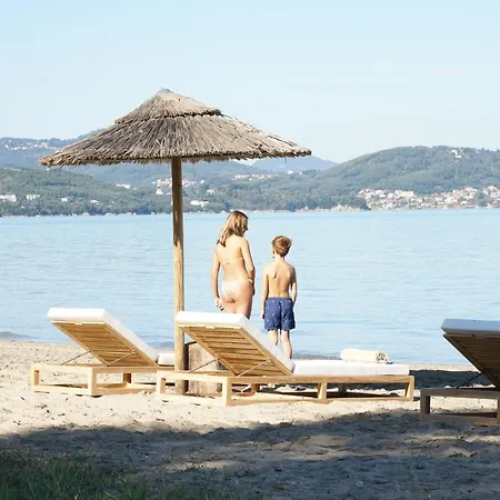 Zen Beachfront Mólos